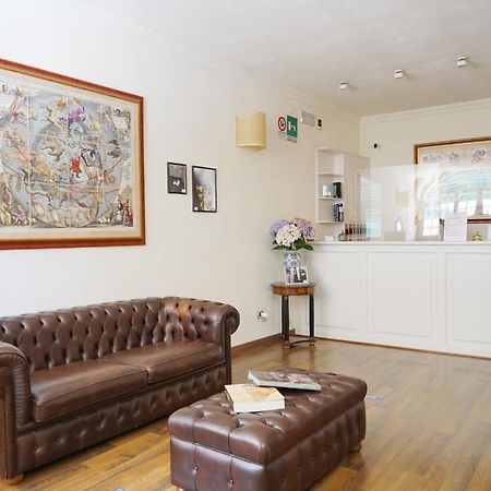 Albergo Moderno ลุคคา ภายนอก รูปภาพ