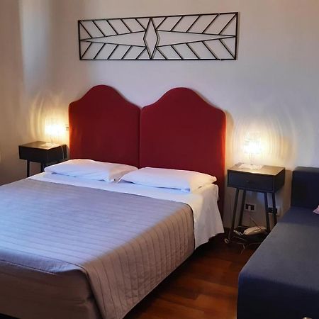 Albergo Moderno ลุคคา ภายนอก รูปภาพ