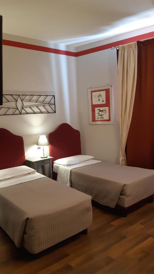 Albergo Moderno ลุคคา ภายนอก รูปภาพ