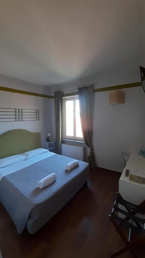 Albergo Moderno ลุคคา ภายนอก รูปภาพ