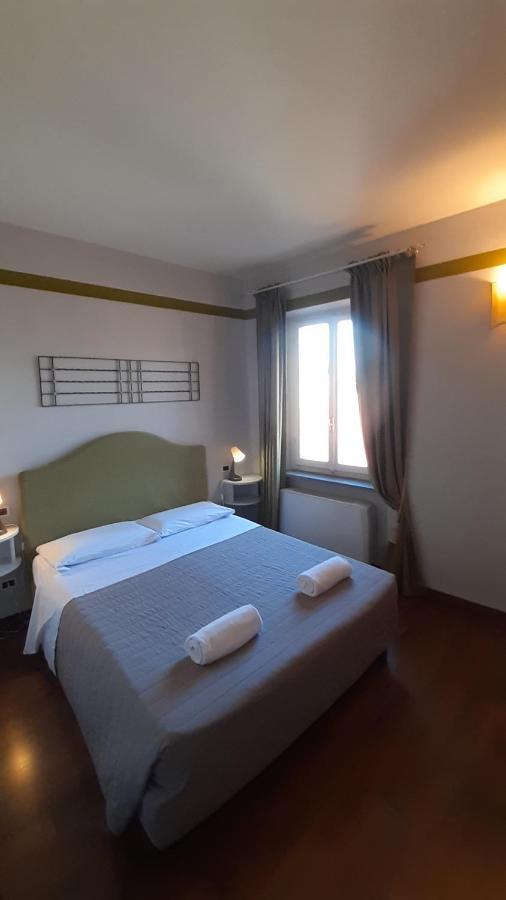 Albergo Moderno ลุคคา ภายนอก รูปภาพ