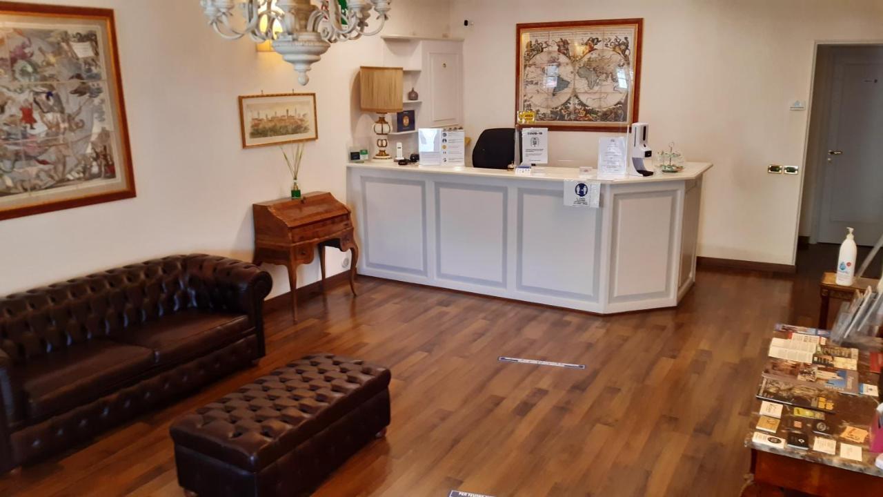 Albergo Moderno ลุคคา ภายนอก รูปภาพ