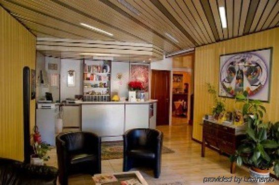 Albergo Moderno ลุคคา ภายนอก รูปภาพ