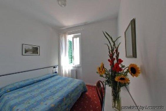 Albergo Moderno ลุคคา ภายนอก รูปภาพ