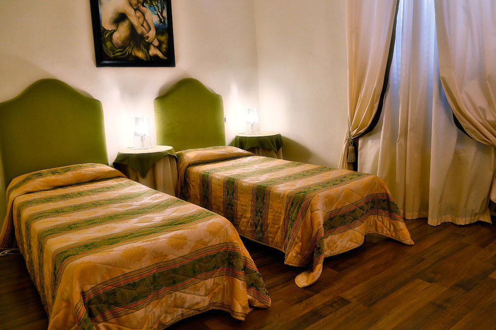 Albergo Moderno ลุคคา ภายนอก รูปภาพ